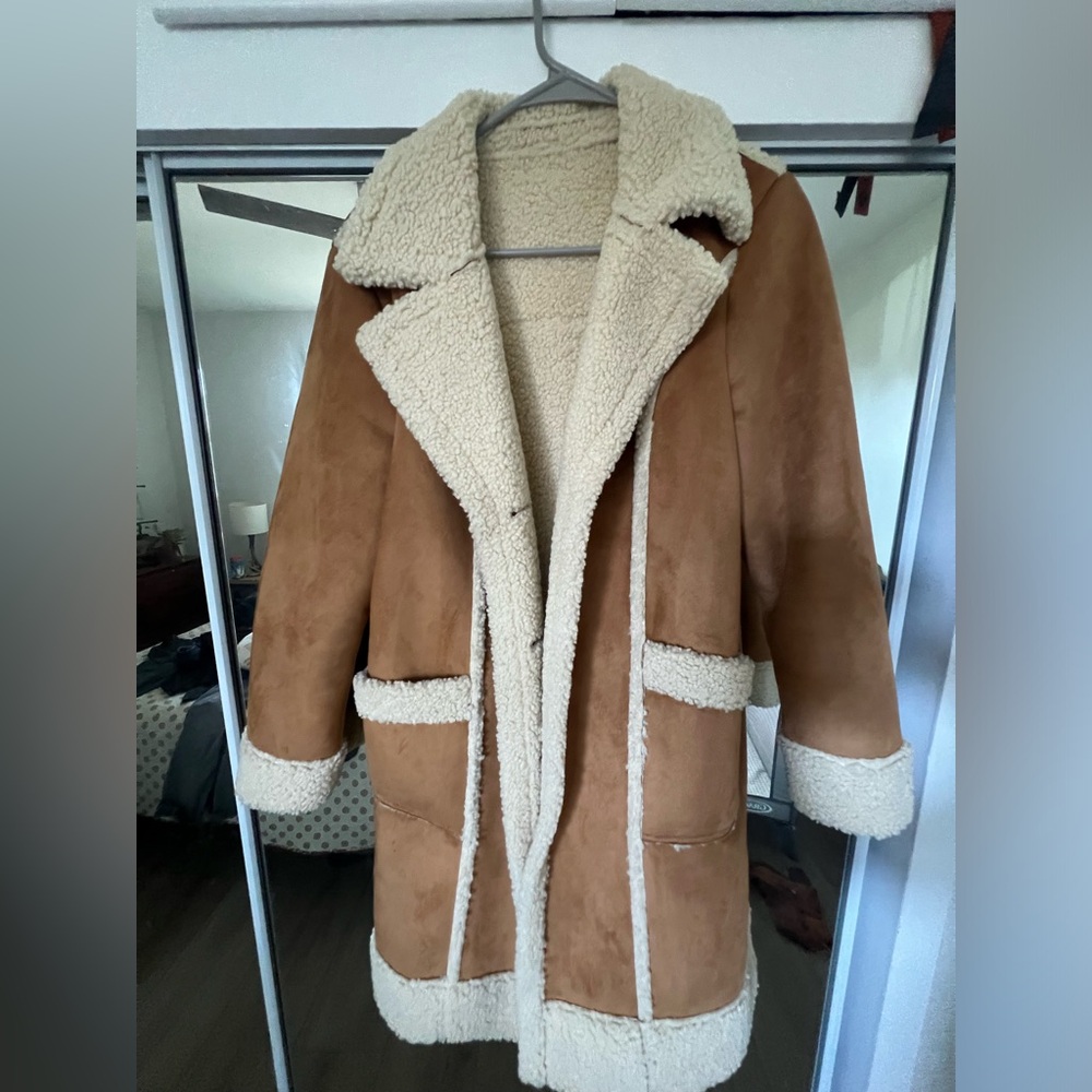Suede sherpa tan jacket a la Penny Lane